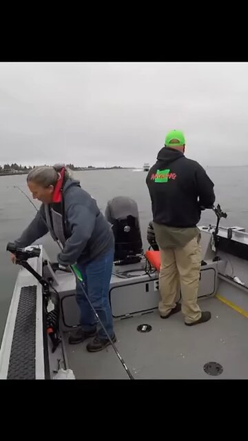 "No Brakes! 😂 Boat Slams Into Another in Hilarious Fail"