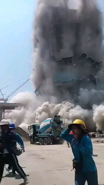 Chatuchak building collapses