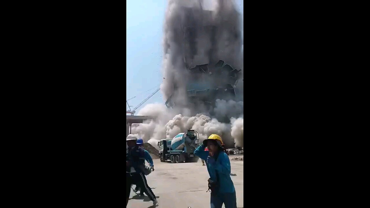 Chatuchak building collapses