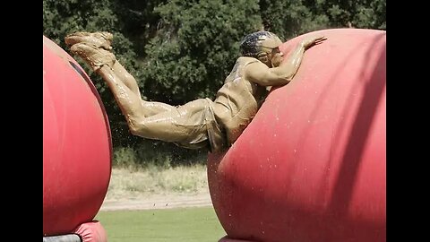 TOTAL WIPEOUT CHALLENGE vs MY SISTER & BRO