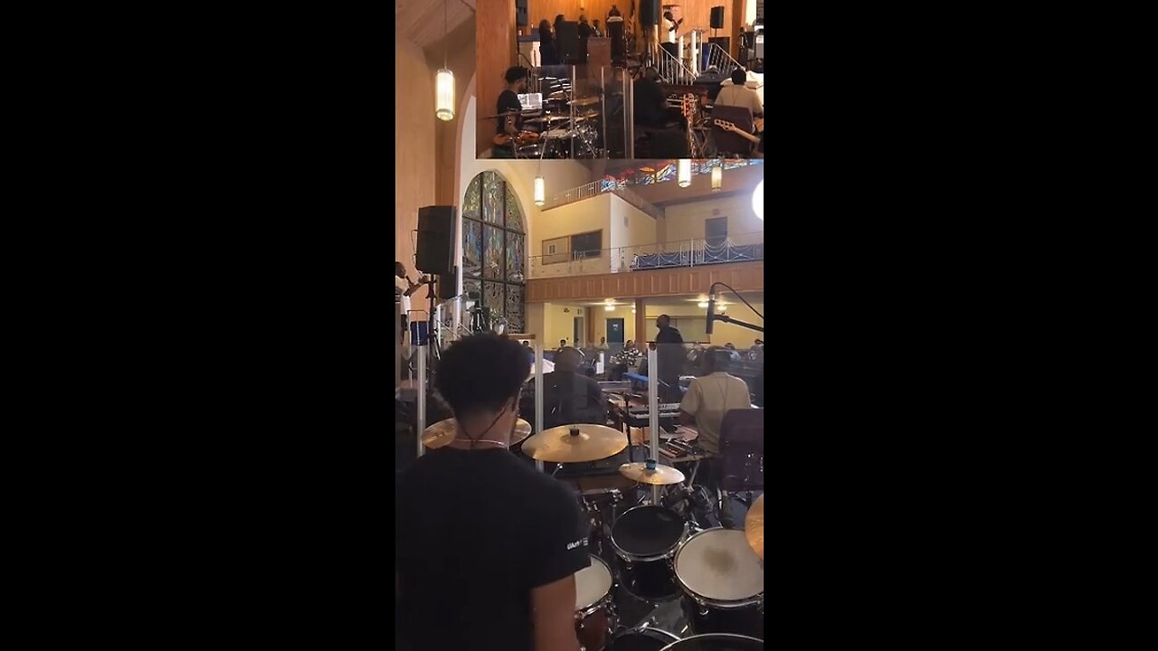 Lamar Person Jr on drums 🥁 more than able 🎶🎵