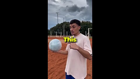 How to make world's greatest football with just a balloon. very easy.