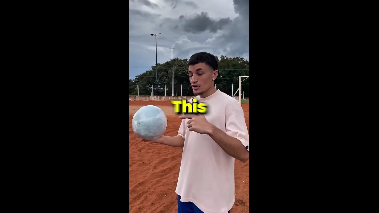 How to make world's greatest football with just a balloon. very easy.