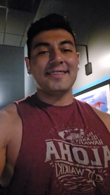 Setting up the treadmill #exercises #gear #chuzefitness #lafitness #planetfitness