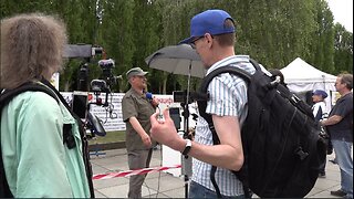 Welt-Kriegszustand Diskussion am Tag des Sieges - Sowjetisches Ehrenmal Berlin-Treptow 9. Mai 2025