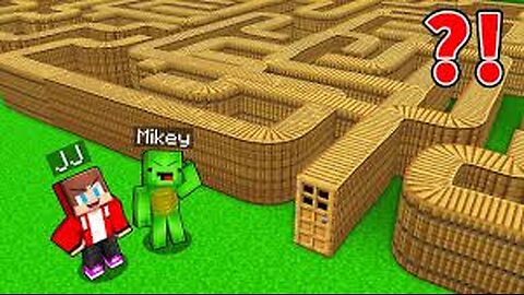 JJ And Mikey Created GIANT MAZE LABYRINTH DOOR in Minecraft Maizen