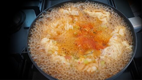 Kimchi Egg Ramen -ASMR -Kimchi Ramen covered by fluffy egg blanket - Easy Korean Cooking