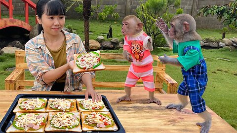 Touching moments between YiYi and YinYin with mom