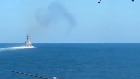 Image of USA army taking over a russian oil tanker