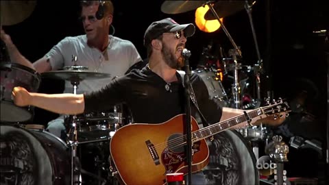 Keep On - Eric Church (live)