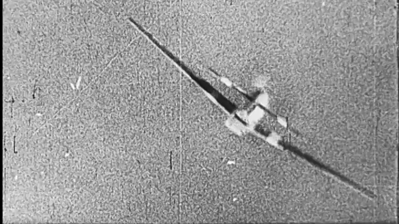 CAPTURED GERMAN NEW... - CAPTURED GERMAN NEWSREELS--AERIAL COMBAT, SOME GUN CAMERA VI - 428-npc-5255