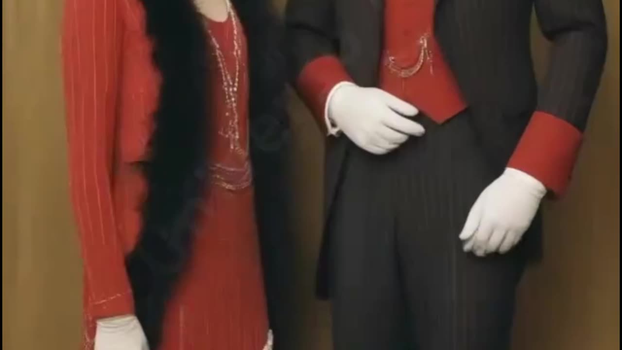 The evolution of clothing