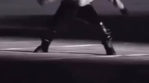 Kanye West, live performance in shanghai