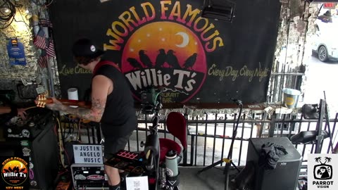 LIVE Music Everyday!