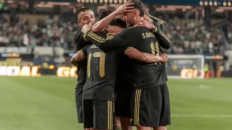 Mexico begins its Gold Cup title defense with a narrow win over the Dominican Republic.