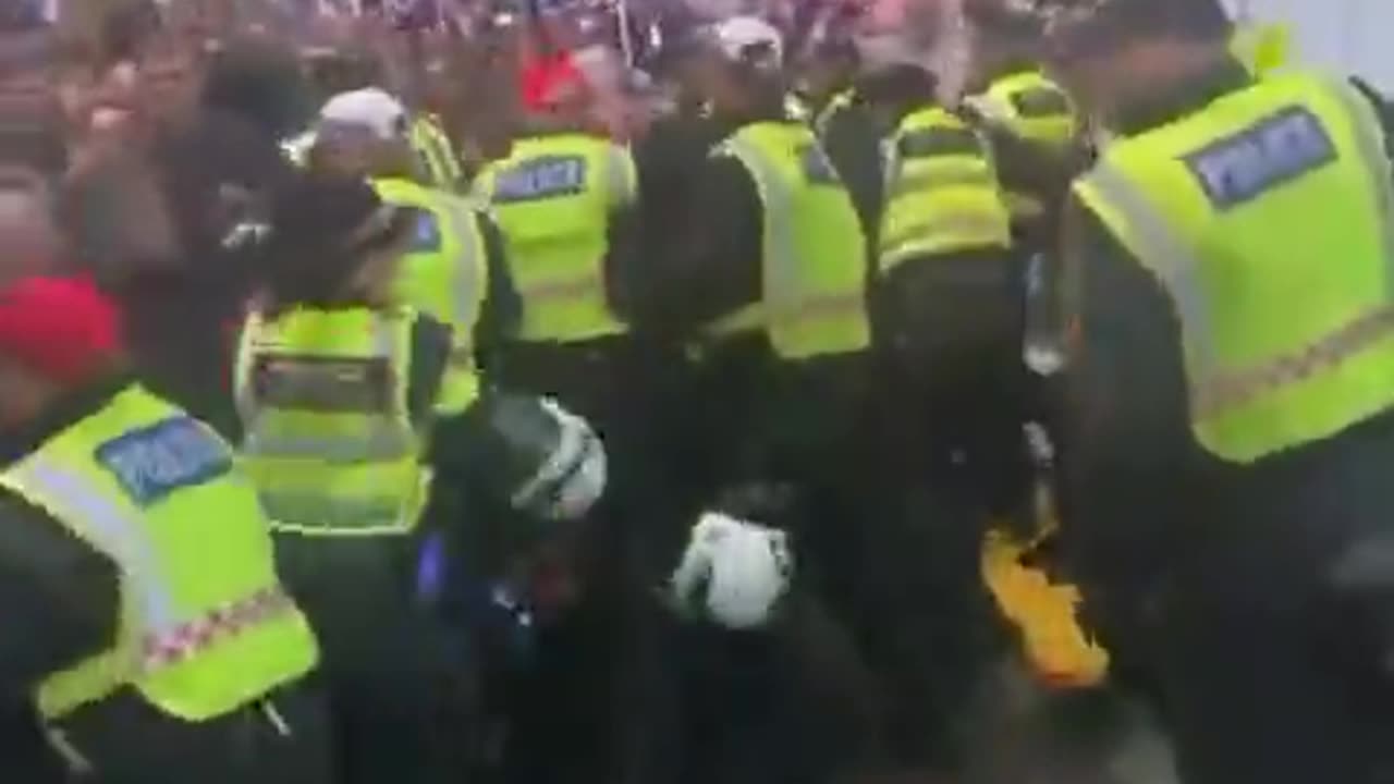 Niente può fermare 3 milioni di patrioti che combattono per il loro Paese.