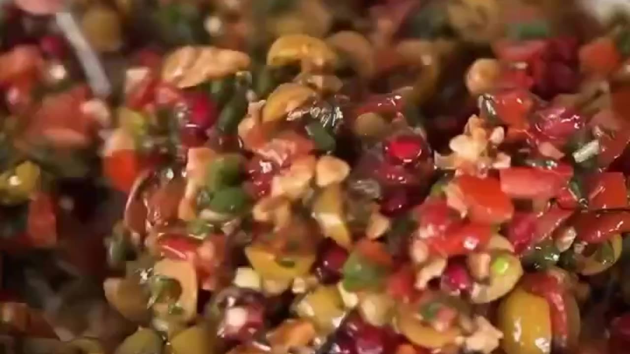 Olive and Pomegranate Salad 🥗