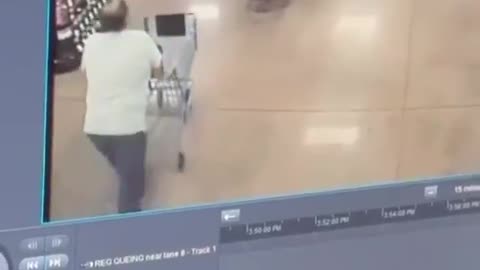Deranged thug at a Texas store walks up and SLAPS a woman's BABY.