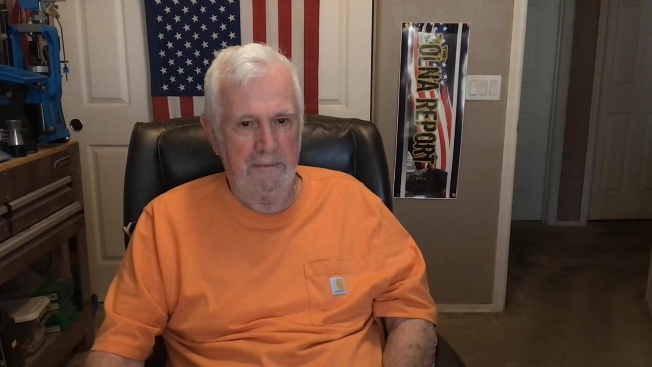 Stephen Colbert Exposes The Truth About Dump Trump!