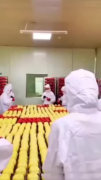 Picture-perfect apples are usually a result of synthetic dye