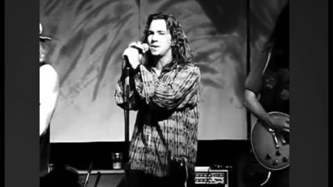 Pearl Jam - Alive (Official Music Video)