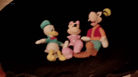 mickey scares his friends
