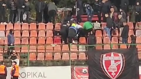 Nderpritet ndeshja Skenderbeu-Lushnja, një tifoz i Skenderbeut ndihet keq