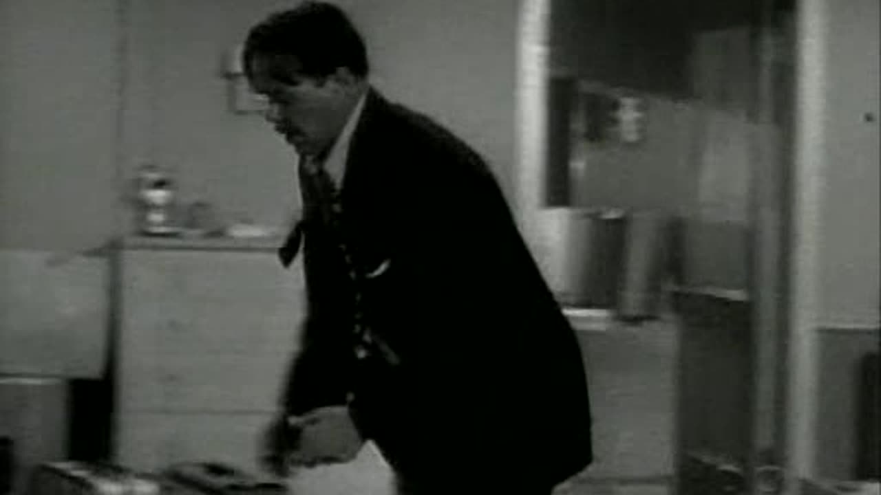 E131. Don't Throw That Knife - Shemp Howard Era - 1951