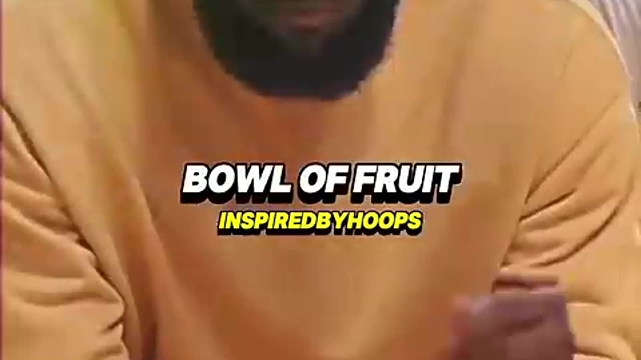LeBron Called Out For Eating Fruit On Bench 😱