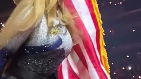 ¡PÁNICO TOTAL! El MOMENTO EXACTO De Beyoncé en pleno show, sufre TERRIBLE susto