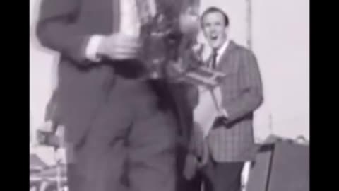 ELVIS PRESLEY-TUPELO-SEPTEMBER 26 1956-DON'T BE CRUEL