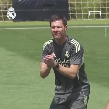 Xabi Alonso takes Real Madrid training for the first time 🤍