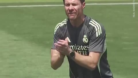 Xabi Alonso takes Real Madrid training for the first time 🤍