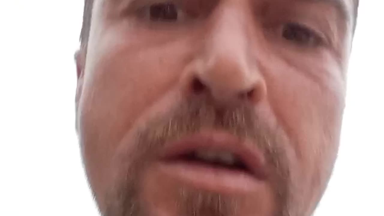 D28