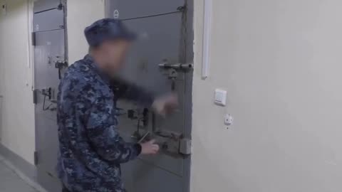 Russian FSB Arrests Saboteur Near Moscow Loaded Down with Ukrainian Merch