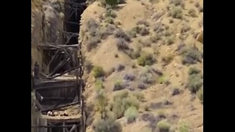MASSIVE MILES LONG DEEP CRACK / DRAGON UTAH