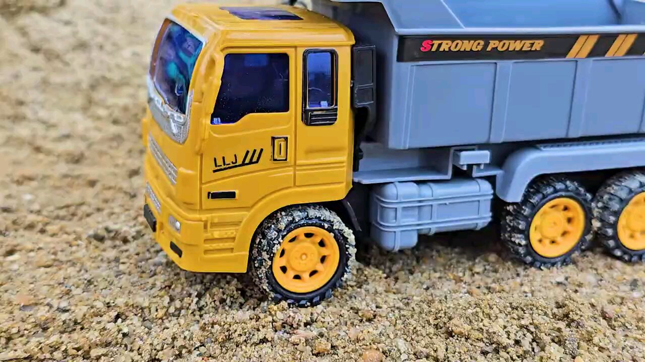 Diy_tractor_making_bulldozer_repair_train_railway___How_rescue_tractors_stuck_on_thorny_roads
