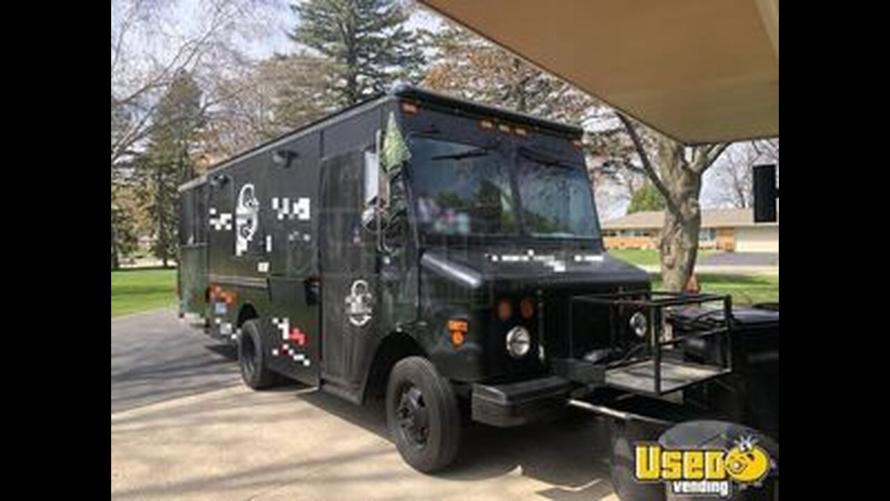 2002 - Chevrolet Workhorse All-Purpose Food Truck with Porch for Sale in Wisconsin!