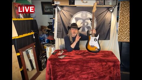 THE FAMOUS AMAZON STRAT - Discussion & Unboxing