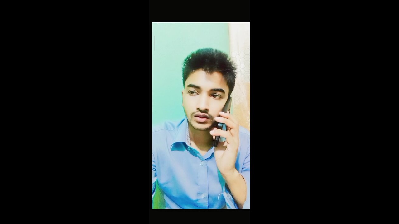 তোমারে না কইছি ভিড়ের মধ্যে না যাইতে 😂😂