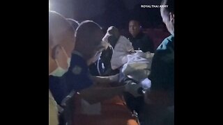 Soldado tailandés herido es evacuado en helicóptero