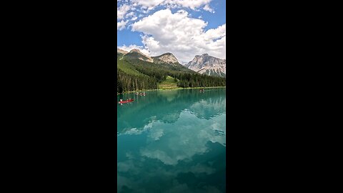Emerald Lake in summer Time🇨🇦