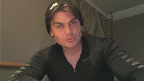 5 signs you're a very attractive man (never miss these)