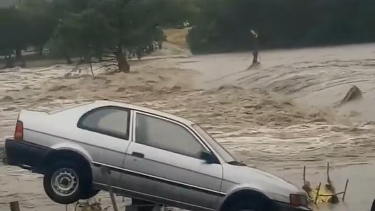 🚨： A life threatening flash flood emergency has been declareD IN TEXAS