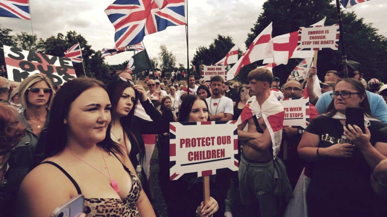 British MPs Return to Westminster as Anti-Migrant Protests Ramp Up