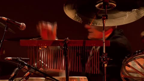 Indian Sunset - Elton John (live)