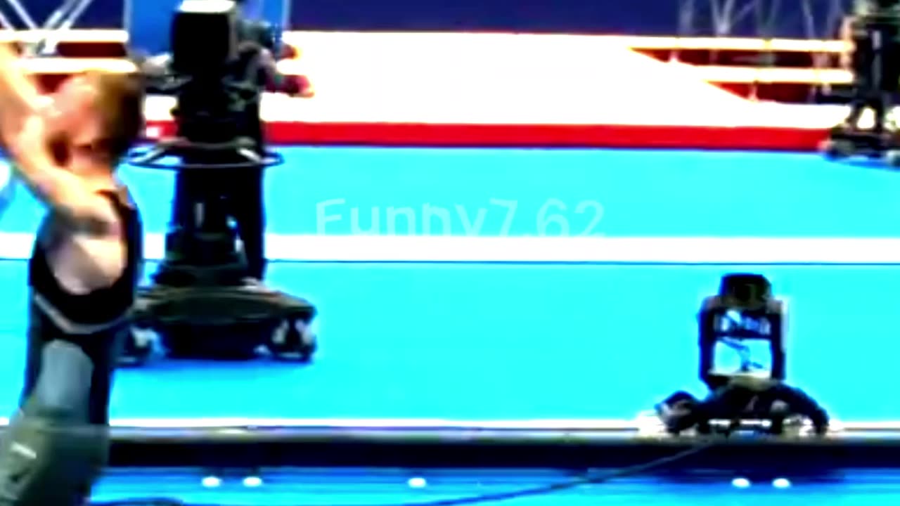 Man Digs Like a Machine!