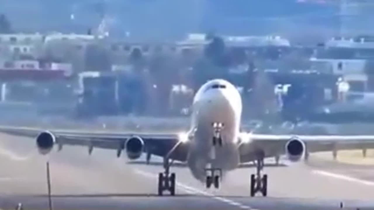 Pilot Makes Too Heavy #A340 Takeoff #Aviation #Avgeeks #AeroArduino