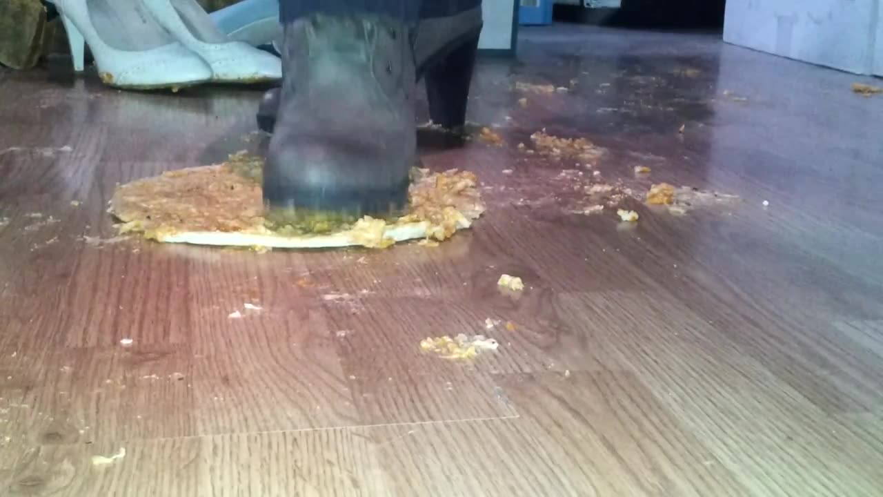 Pizza Walkover in Boots