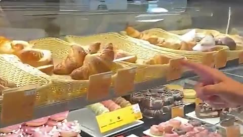 @bennyjohnson - MAHA Exposes Why McDonald’s in Italy Is NEXT LEVEL 🇮🇹🔥